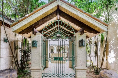 Снять в аренду виллу или дом в Майами, Флорида 3 спальни, 431.62м2, № 1966777 - фото 4