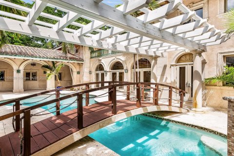 Снять в аренду виллу или дом в Майами, Флорида 3 спальни, 431.62м2, № 1966777 - фото 13