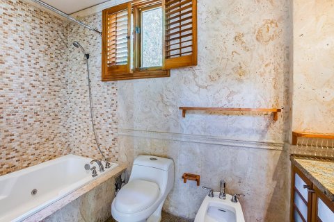 Снять в аренду виллу или дом в Майами, Флорида 3 спальни, 431.62м2, № 1966777 - фото 22