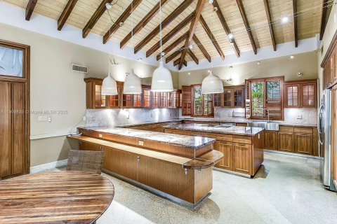 Снять в аренду виллу или дом в Майами, Флорида 3 спальни, 431.62м2, № 1966777 - фото 8