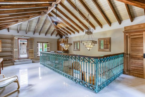 Снять в аренду виллу или дом в Майами, Флорида 3 спальни, 431.62м2, № 1966777 - фото 19