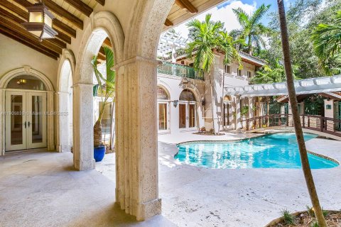 Снять в аренду виллу или дом в Майами, Флорида 3 спальни, 431.62м2, № 1966777 - фото 15