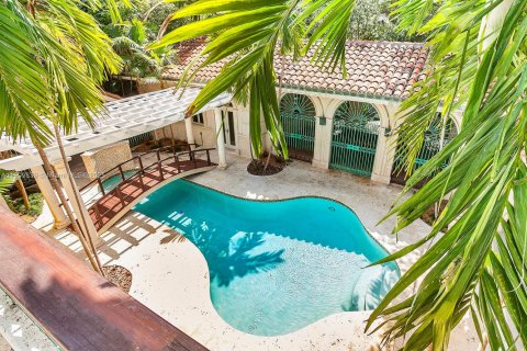 Снять в аренду виллу или дом в Майами, Флорида 3 спальни, 431.62м2, № 1966777 - фото 26