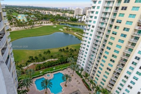 Copropriété à louer à Hallandale Beach, Floride: 2 chambres, 100.43 m2 № 2011997 - photo 4