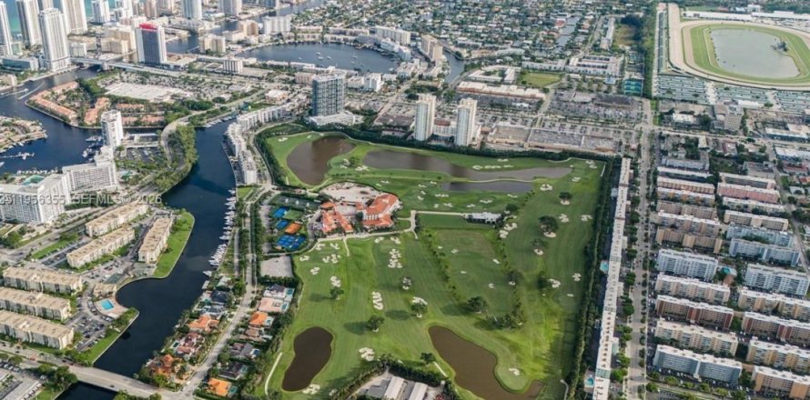 Condo à Hallandale Beach, Floride, 2 chambres  № 2011997
