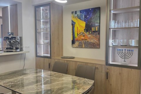 Copropriété à louer à Hallandale Beach, Floride: 2 chambres, 100.43 m2 № 2011997 - photo 17