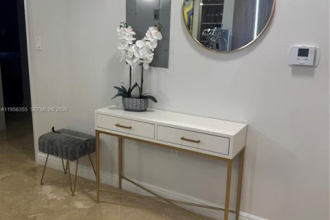 Copropriété à louer à Hallandale Beach, Floride: 2 chambres, 100.43 m2 № 2011997 - photo 13