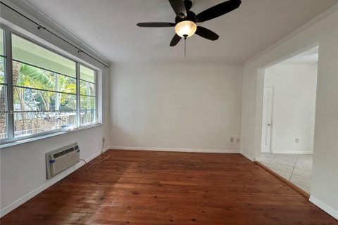 Снять в аренду кондоминиум в Майами-Бич, Флорида 1 спальня, 42.92м2, № 2039404 - фото 7