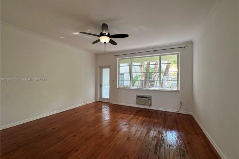 Снять в аренду кондоминиум в Майами-Бич, Флорида 1 спальня, 42.92м2, № 2039404 - фото 4