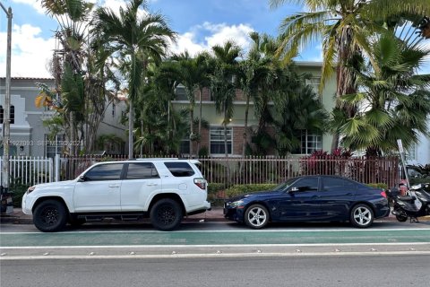 Снять в аренду кондоминиум в Майами-Бич, Флорида 1 спальня, 42.92м2, № 2039404 - фото 22