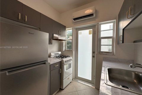 Снять в аренду кондоминиум в Майами-Бич, Флорида 1 спальня, 42.92м2, № 2039404 - фото 15