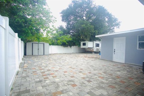 Villa ou maison à vendre à Tampa, Floride: 4 chambres, 136.38 m2 № 2149412 - photo 28