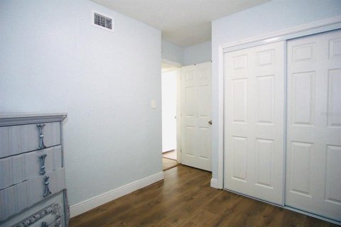 Villa ou maison à vendre à Tampa, Floride: 4 chambres, 136.38 m2 № 2149412 - photo 16