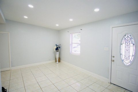 Villa ou maison à vendre à Tampa, Floride: 4 chambres, 136.38 m2 № 2149412 - photo 4