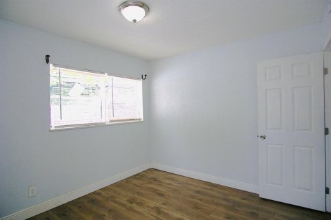 Villa ou maison à vendre à Tampa, Floride: 4 chambres, 136.38 m2 № 2149412 - photo 14