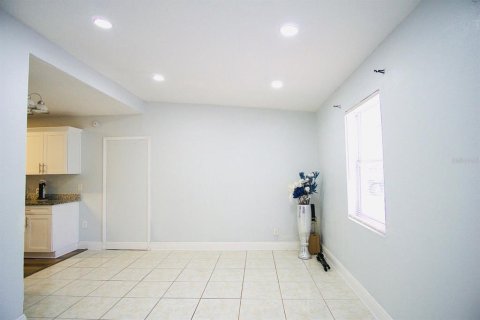 Villa ou maison à vendre à Tampa, Floride: 4 chambres, 136.38 m2 № 2149412 - photo 5