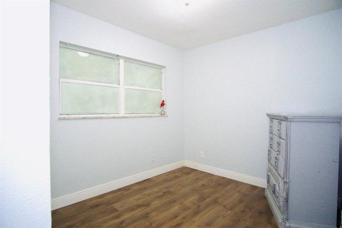 Villa ou maison à vendre à Tampa, Floride: 4 chambres, 136.38 m2 № 2149412 - photo 15