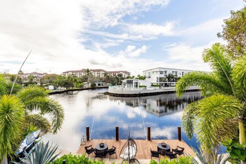 Снять в аренду виллу или дом в Уилтон-Мэнорс, Флорида 5 спален, 439.06м2, № 1959601 - фото 15