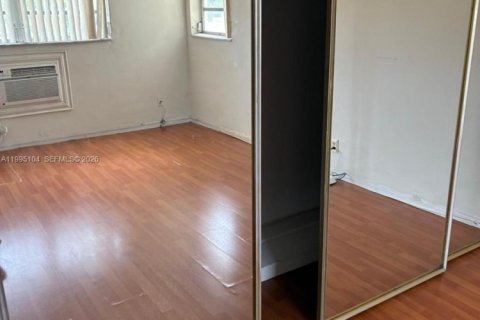 Снять в аренду кондоминиум в Халландейл-Бич, Флорида 1 спальня, 60.39м2, № 2060603 - фото 11