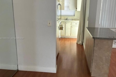 Снять в аренду кондоминиум в Халландейл-Бич, Флорида 1 спальня, 60.39м2, № 2060603 - фото 16