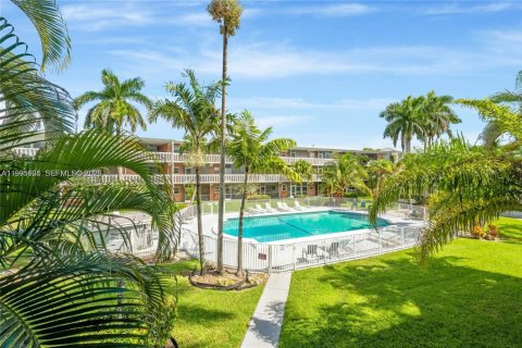 Снять в аренду кондоминиум в Халландейл-Бич, Флорида 1 спальня, 60.39м2, № 2060603 - фото 2