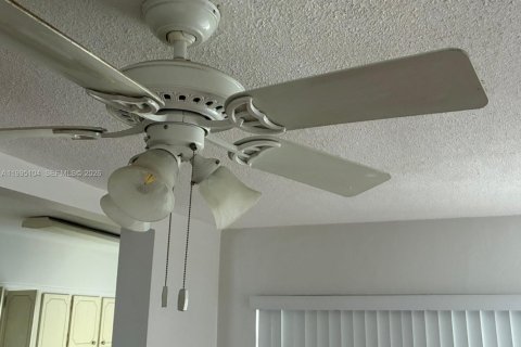 Снять в аренду кондоминиум в Халландейл-Бич, Флорида 1 спальня, 60.39м2, № 2060603 - фото 25