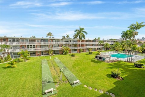 Снять в аренду кондоминиум в Халландейл-Бич, Флорида 1 спальня, 60.39м2, № 2060603 - фото 3