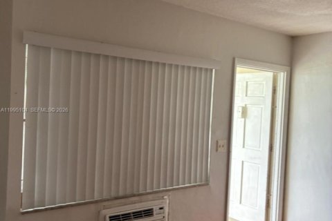 Снять в аренду кондоминиум в Халландейл-Бич, Флорида 1 спальня, 60.39м2, № 2060603 - фото 10