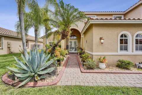 Villa ou maison à vendre à Pembroke Pines, Floride: 5 chambres, 341.23 m2 № 2085190 - photo 3