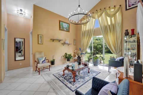 Villa ou maison à vendre à Pembroke Pines, Floride: 5 chambres, 341.23 m2 № 2085190 - photo 13
