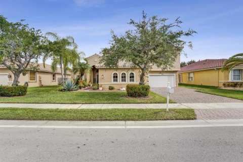 Villa ou maison à vendre à Pembroke Pines, Floride: 5 chambres, 341.23 m2 № 2085190 - photo 6