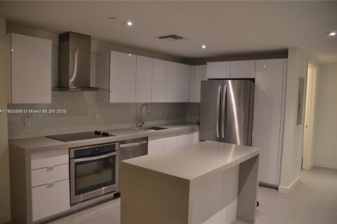 Condo in Miami, Florida, 1 bedroom  № 1954643 - photo 3