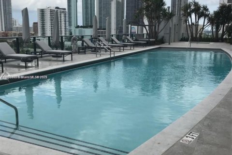 Condo in Miami, Florida, 1 bedroom  № 1954643 - photo 19