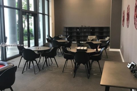 Condo in Miami, Florida, 1 bedroom  № 1954643 - photo 27