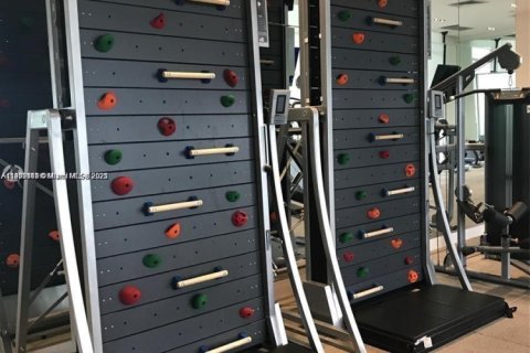 Condo in Miami, Florida, 1 bedroom  № 1954643 - photo 21