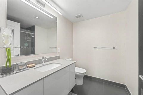 Condo in Miami, Florida, 1 bedroom  № 1954643 - photo 10