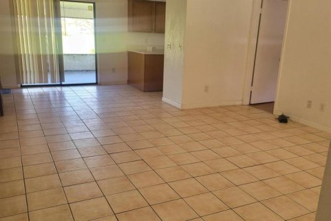 House in Port St. Lucie, Florida 3 bedrooms, 112.32 sq.m. № 2083309 - photo 2