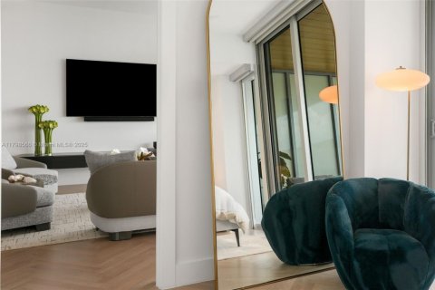 Condo in Miami Beach, Florida, 2 bedrooms  № 1937557 - photo 20