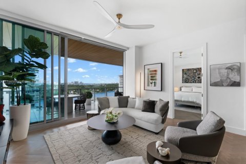 Condominio en alquiler en Miami Beach, Florida, 2 dormitorios, 115.66 m2 № 1937557 - foto 1
