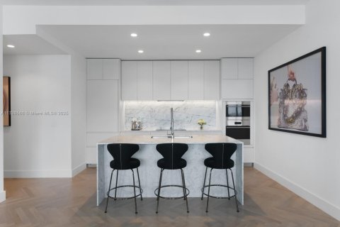 Condominio en alquiler en Miami Beach, Florida, 2 dormitorios, 115.66 m2 № 1937557 - foto 4