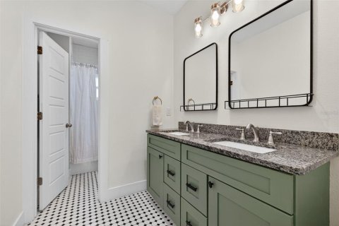Casa en venta en Saint Petersburg, Florida, 5 dormitorios, 244.33 m2 № 1899790 - foto 27