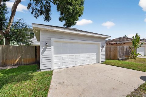 Casa en venta en Saint Petersburg, Florida, 5 dormitorios, 244.33 m2 № 1899790 - foto 3