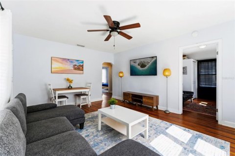 Casa en venta en Winter Haven, Florida, 4 dormitorios, 129.32 m2 № 2381267 - foto 5