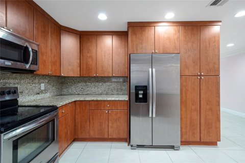 Casa en venta en Hollywood, Florida, 3 dormitorios, 128.58 m2 № 1996158 - foto 3