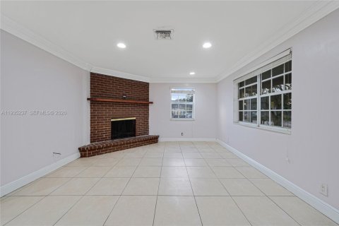 Casa en venta en Hollywood, Florida, 3 dormitorios, 128.58 m2 № 1996158 - foto 5