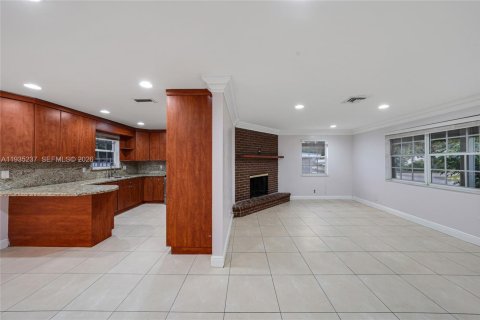 Casa en venta en Hollywood, Florida, 3 dormitorios, 128.58 m2 № 1996158 - foto 6
