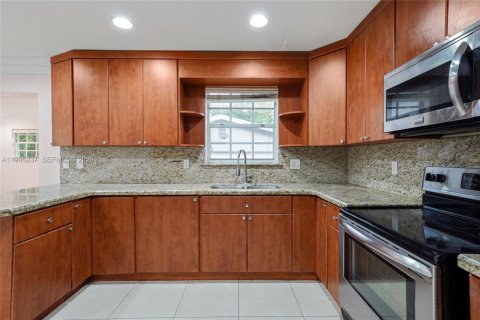 Casa en venta en Hollywood, Florida, 3 dormitorios, 128.58 m2 № 1996158 - foto 12