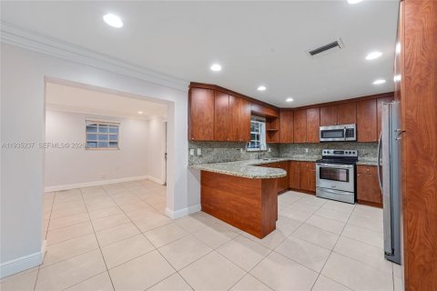 Casa en venta en Hollywood, Florida, 3 dormitorios, 128.58 m2 № 1996158 - foto 15
