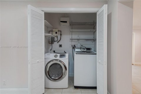 Casa en venta en Hollywood, Florida, 3 dormitorios, 128.58 m2 № 1996158 - foto 13