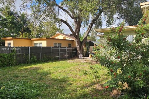 Propiedad comercial en venta en North Miami Beach, Florida, 162.95 m2 № 1990373 - foto 6
